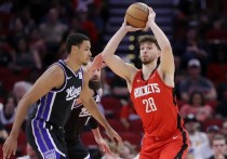 NBA常规赛：小萨伤退国王6人上双胜火箭 申京30+10德罗赞21+6