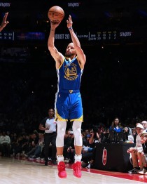 爆冷！巴特勒缺阵，库里空砍29+5+13！勇士结束5连胜