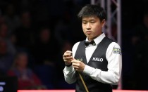 斯诺克世锦赛：中国外卡球员四连胜晋级32强！赵心童10-8惊险过关