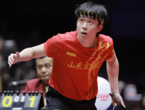 乒超联赛：王楚钦打疯了！第3次3-0大获全胜，轻松击败直拍名将