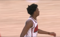 NBA-火箭主场大胜马刺 阿门25+8+5