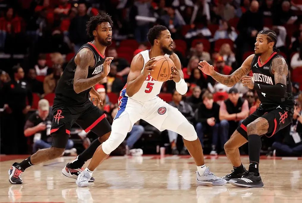 狂送28连败，NBA最耻辱纪录！如今却悄悄冲冠，状元郎也被低估了  第6张