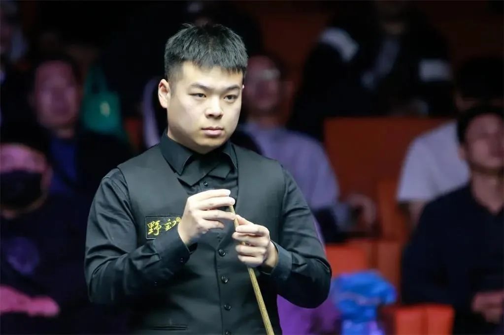 【2025世界公开赛】希金斯5-0横扫零封庞俊旭，携舒尔第晋级四强...今晚看肖恩墨菲大战奥康纳...  第2张