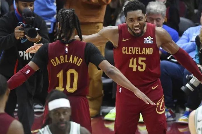 NBA速递：骑士18分惊天逆转豪取15连胜！加兰末节18分弑旧主，篮网痛失好局  第1张