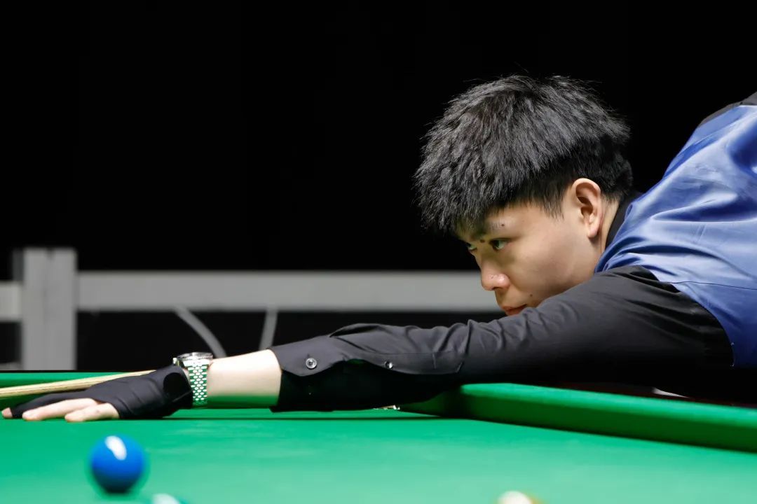 斯诺克世锦赛：中国球员大获全胜已两次会师！10位选手晋级创纪录  第3张