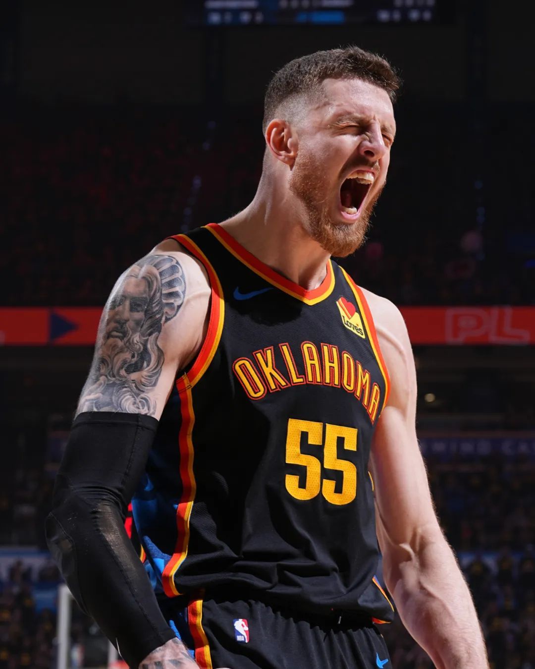 1比1！狂胜43分！正负值+51！打破NBA历史纪录  第2张