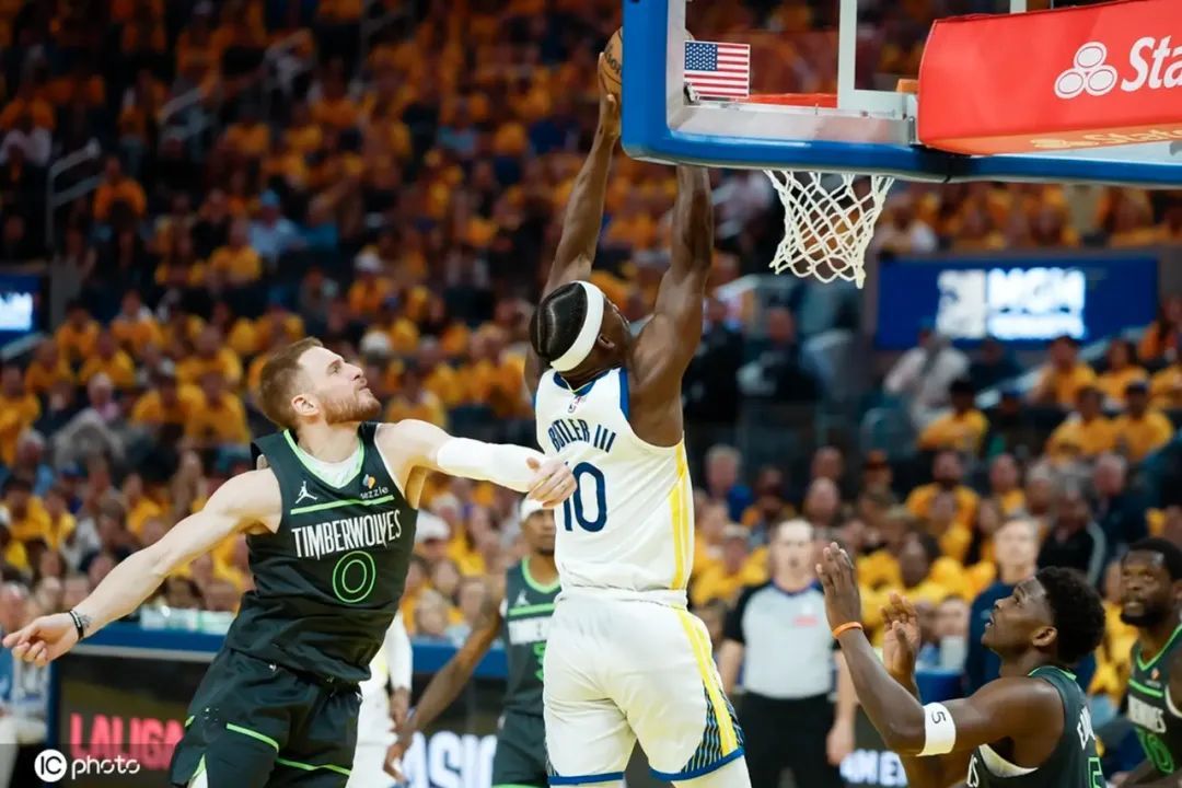 NBA｜森林狼102-97力克勇士，系列赛大比分2-1反超，华子36分，兰德尔三双，巴特勒33分7板7助  第2张