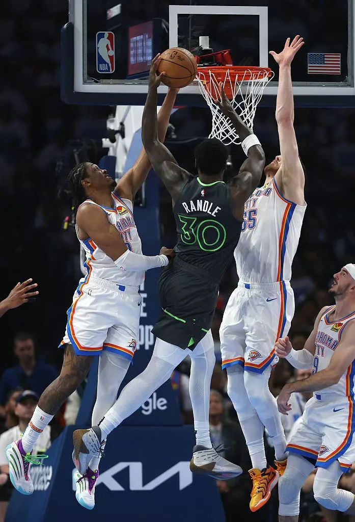 西决1-0！狂投51次三分！31+5+9！MVP真能罚  第16张
