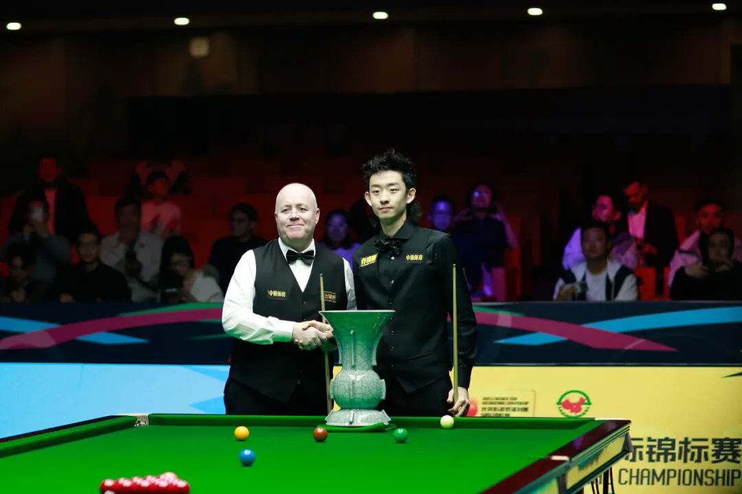 吴宜泽10-6胜希金斯夺国锦赛冠军 成中国斯诺克第10人！  第4张