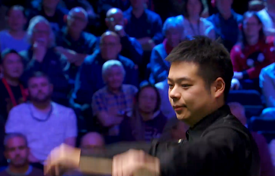 【英国锦标赛】庞俊旭力克老马挺进八强，吴宜泽惨败，斯佳辉和周跃龙出局  第6张