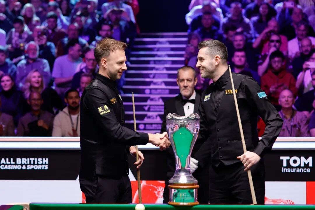 塞尔比10-8击败特鲁姆普,第三次登顶英国锦标赛,集齐三套小皇冠! 第1张 塞尔比10-8击败特鲁姆普,第三次登顶英国锦标赛,集齐三套小皇冠! 第1张