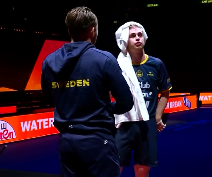 乒乓总决赛:男单4人晋级8强!奥运亚军开门红,莫雷加德胜名将 第4张 乒乓总决赛:男单4人晋级8强!奥运亚军开门红,莫雷加德胜名将 第4张